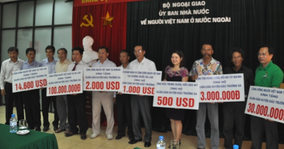 Kiều bào tích cực hưởng ứng đợt phát động Vì biển đảo thân yêu